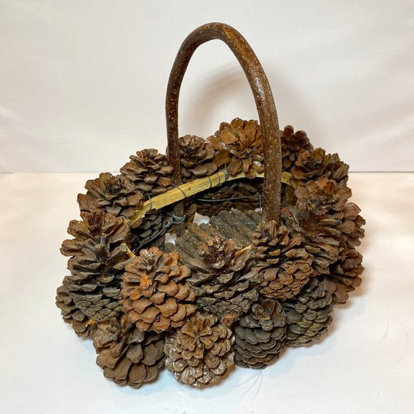 Holiday Real Pine Cones Christmas Basket with Handle *read* - Picture 2 of 6